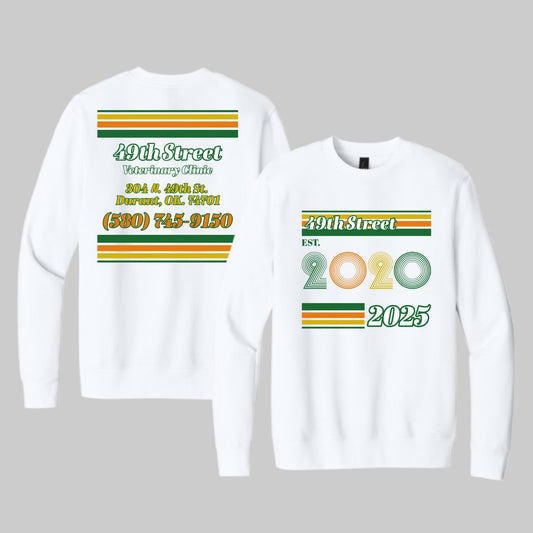 VET CLINIC ANNIVERSARY | SWEATSHIRT - WHITE